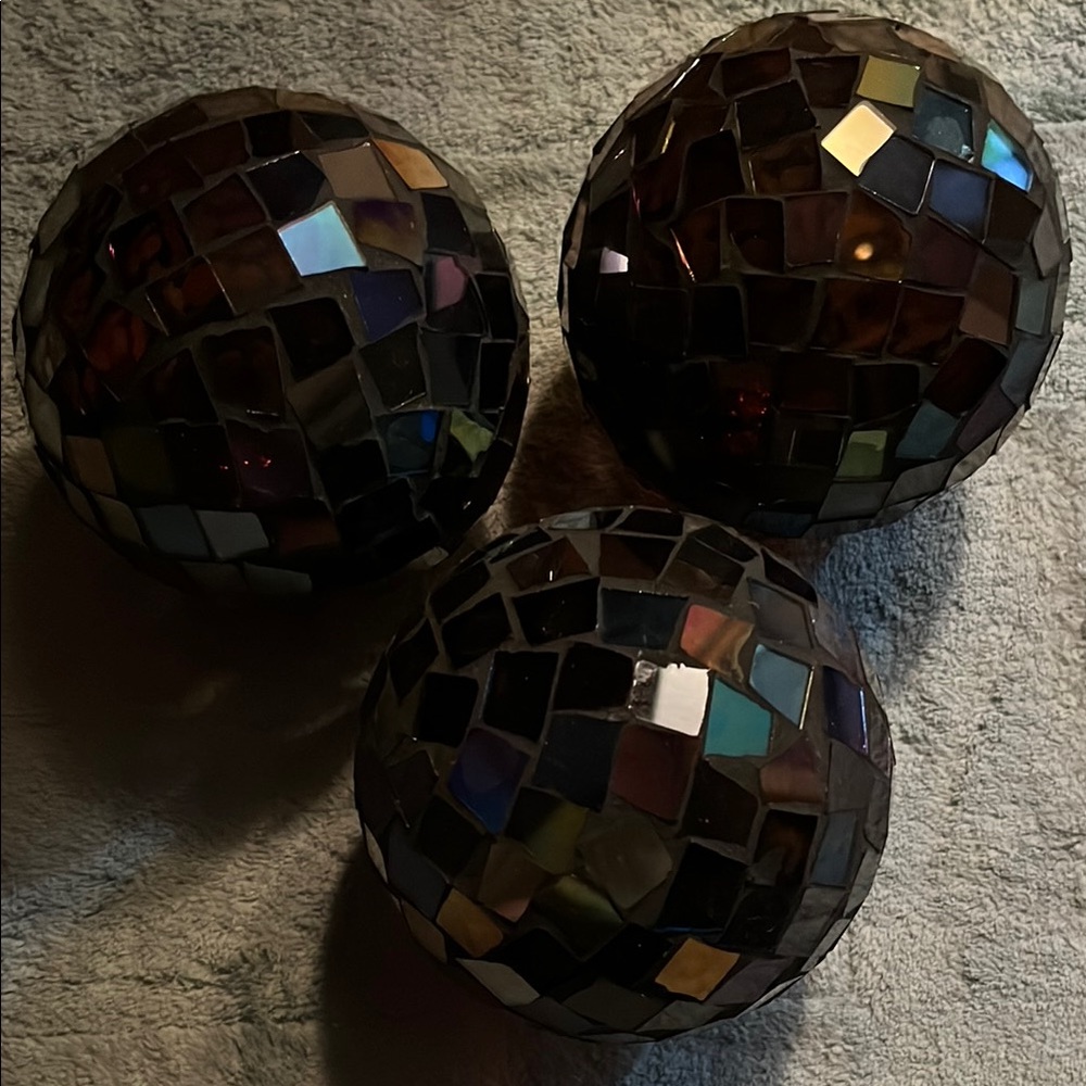 3 - 5” Mosaic Decorative Spheres